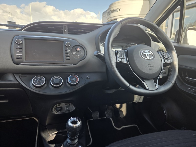 2017 (67) TOYOTA YARIS 1.5 VVT-i Icon Tech 5dr 5286314