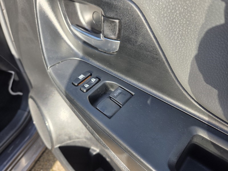 2017 (67) TOYOTA YARIS 1.5 VVT-i Icon Tech 5dr 5286318