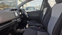 2017 (67) TOYOTA YARIS 1.5 VVT-i Icon Tech 5dr 5286312