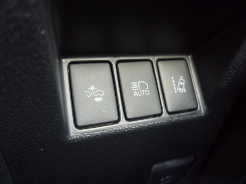 2017 (67) TOYOTA YARIS 1.5 VVT-i Icon Tech 5dr 5286335