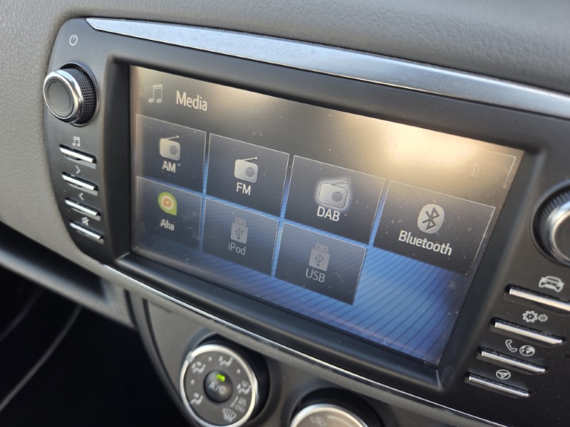 2017 (67) TOYOTA YARIS 1.5 VVT-i Icon Tech 5dr 5286326