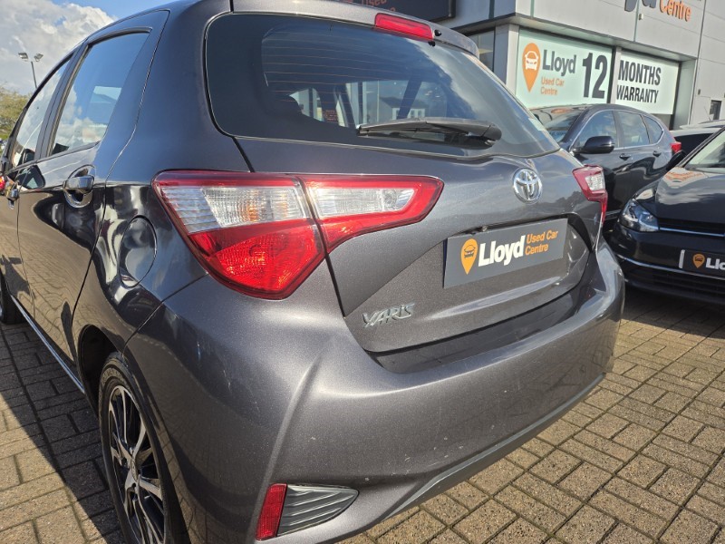 2017 (67) TOYOTA YARIS 1.5 VVT-i Icon Tech 5dr 5286316