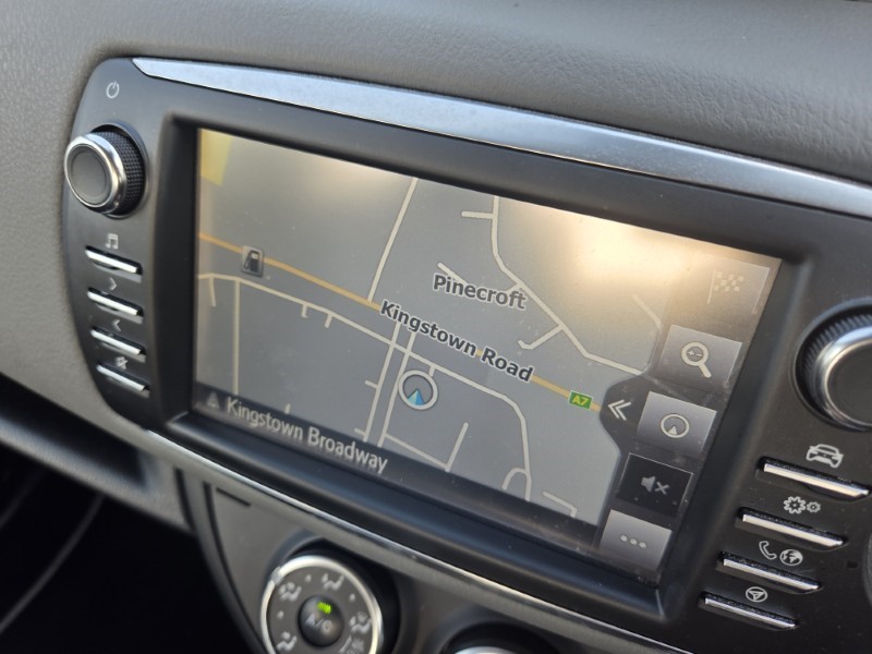 2017 (67) TOYOTA YARIS 1.5 VVT-i Icon Tech 5dr 5286327