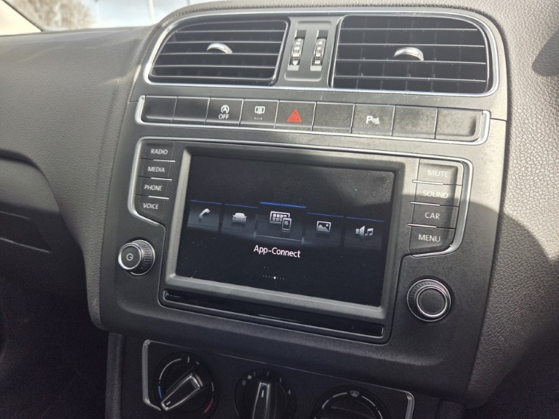 2017 (67) VOLKSWAGEN POLO 1.2 TSI Match Edition 5dr 5286476