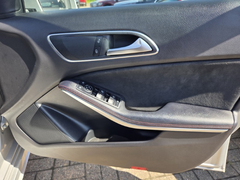 2017 (67) MERCEDES-BENZ A CLASS A180d SE Executive 5dr Auto 5325748