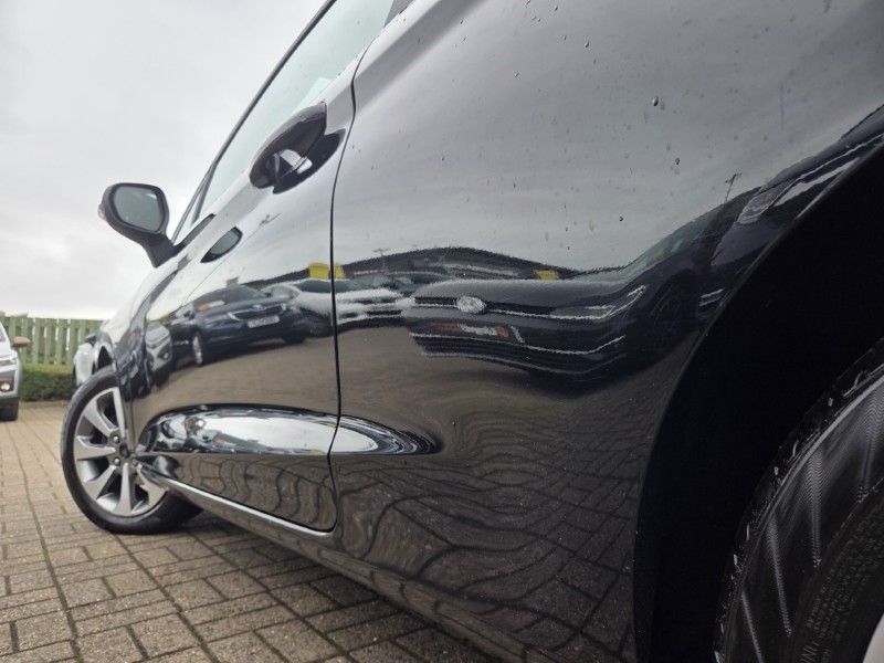 2018 (67) FORD FIESTA 1.1 Zetec 3dr 5291442