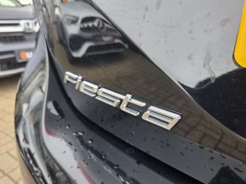 2018 (67) FORD FIESTA 1.1 Zetec 3dr 5291443