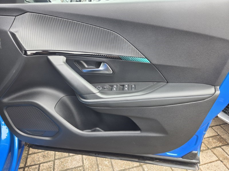 2022 (72) PEUGEOT 2008 1.2 PureTech 130 Allure Premium PLUS 5dr 5305460