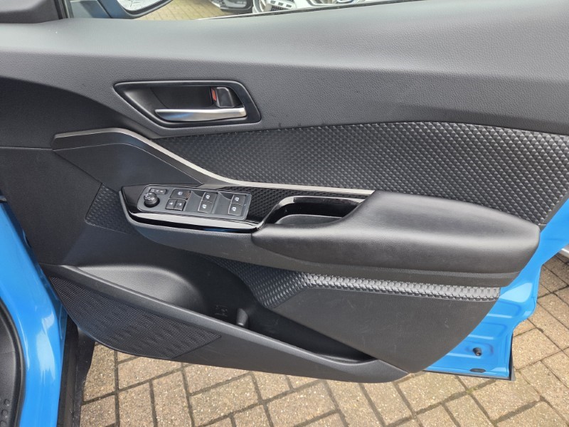 2019 (19) TOYOTA C-HR 1.8 Hybrid Design 5dr CVT 5305211