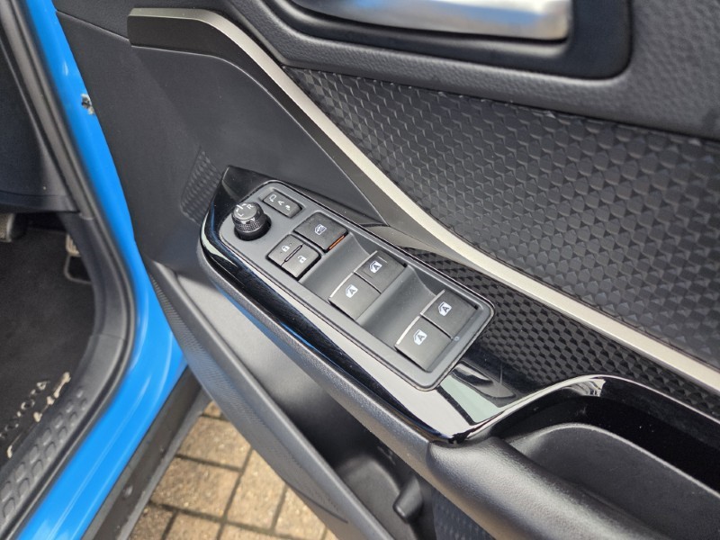 2019 (19) TOYOTA C-HR 1.8 Hybrid Design 5dr CVT 5305212