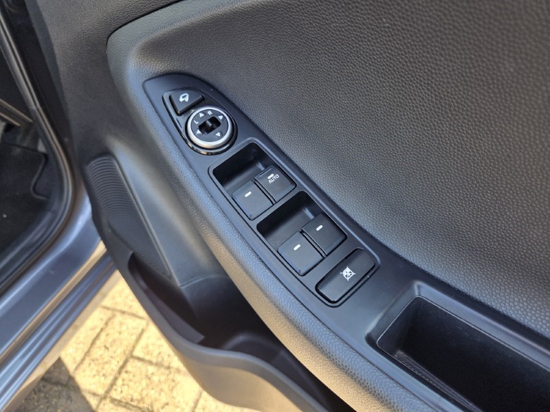 2016 (16) HYUNDAI I20 1.4 CRDi Premium 5dr 5329591