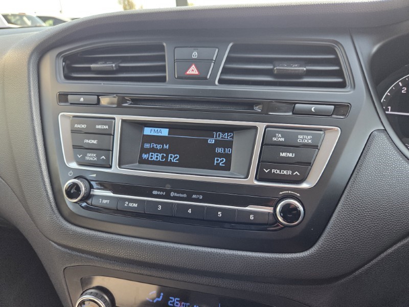 2016 (16) HYUNDAI I20 1.4 CRDi Premium 5dr 5329598