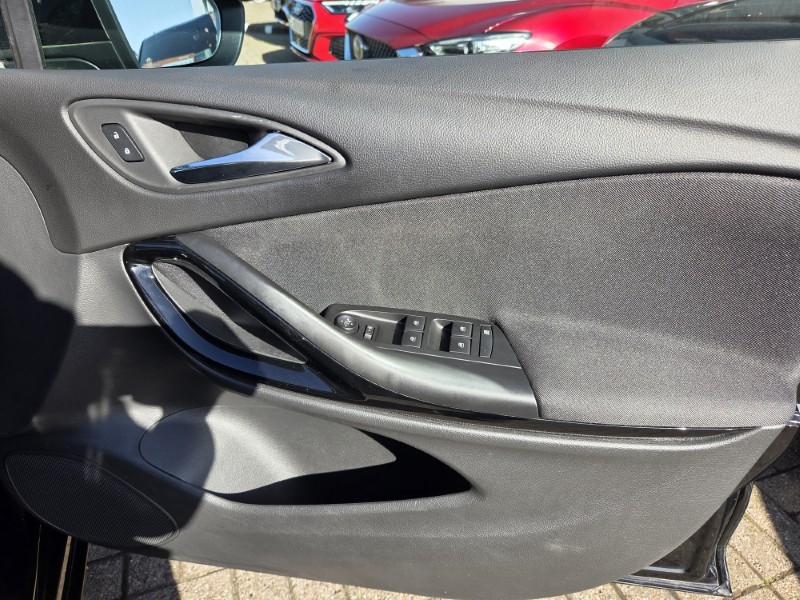 2017 (17) VAUXHALL ASTRA 1.4T 16V 150 SRi 5dr 5330750