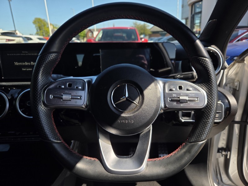 2018 (18) MERCEDES-BENZ A CLASS A180d AMG Line 5dr Auto 5350003