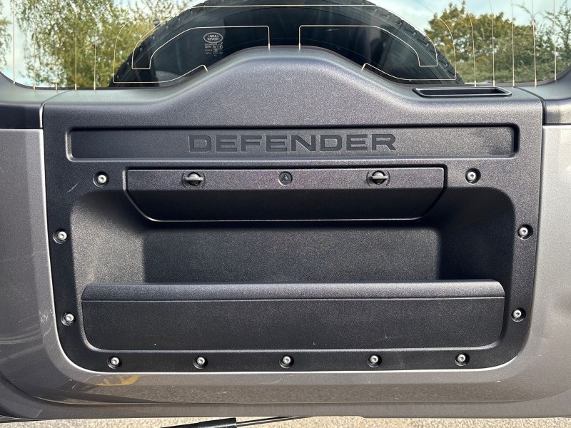 2024 (24) LAND ROVER DEFENDER 2.0 P400e X-Dynamic HSE 110 5dr Auto 4648506