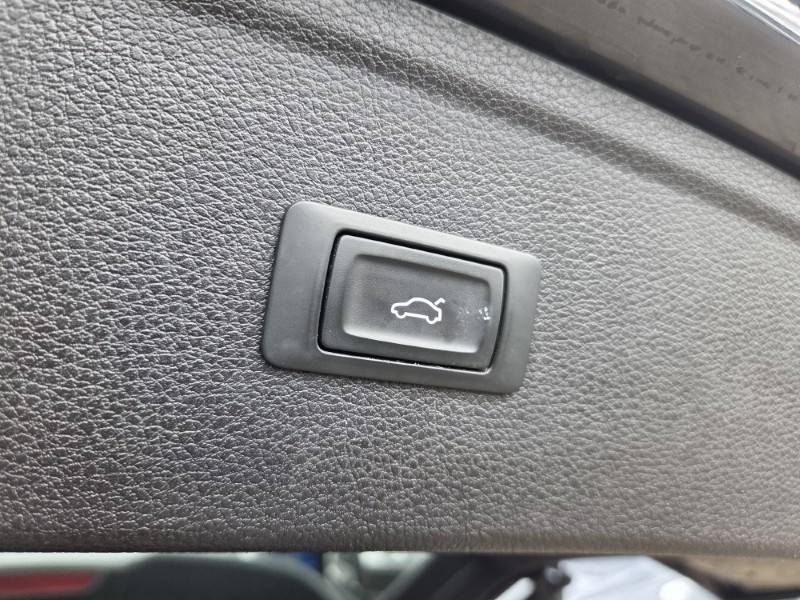 2018 (18) AUDI Q5 2.0 TDI Quattro S Line 5dr S Tronic 5382082