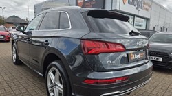 2018 (18) AUDI Q5 2.0 TDI Quattro S Line 5dr S Tronic 5382075