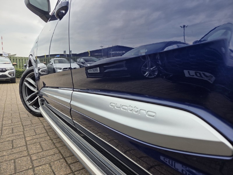 2019 (19) AUDI Q7 3.0 TDI Quattro S Line 5dr Tip Auto 5382116