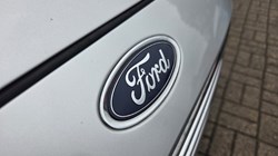 2017 (17) FORD C-MAX 1.5 TDCi Titanium 5dr 5384863