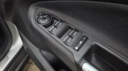2017 (17) FORD C-MAX 1.5 TDCi Titanium 5dr 5384865