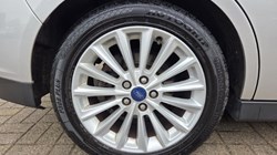 2017 (17) FORD C-MAX 1.5 TDCi Titanium 5dr 5384839