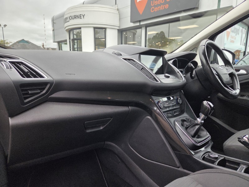 2017 (17) FORD C-MAX 1.5 TDCi Titanium 5dr 5384860