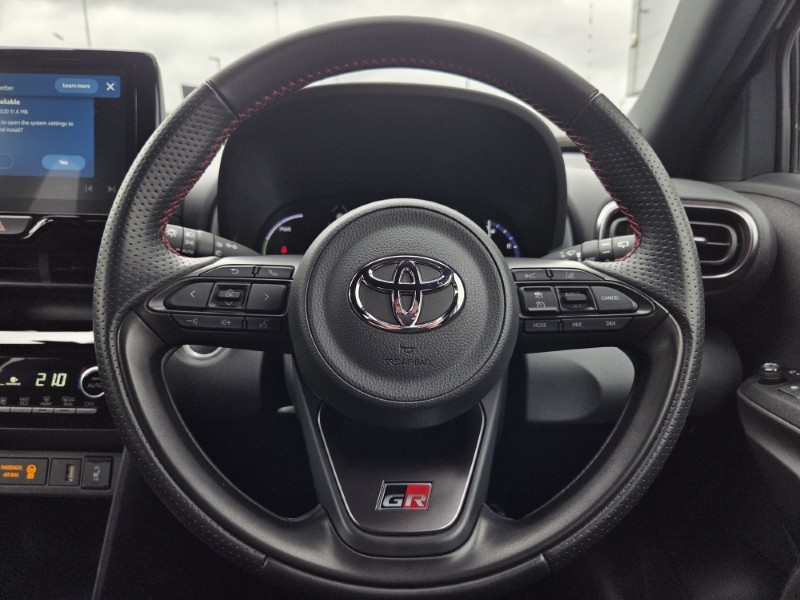 2023 (23) TOYOTA YARIS CROSS 1.5 Hybrid GR Sport 5dr CVT 5428321