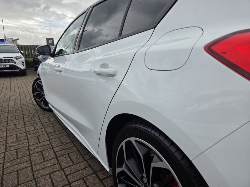 2018 (68) FORD FOCUS 1.0 EcoBoost 125 ST-Line X 5dr 5425055