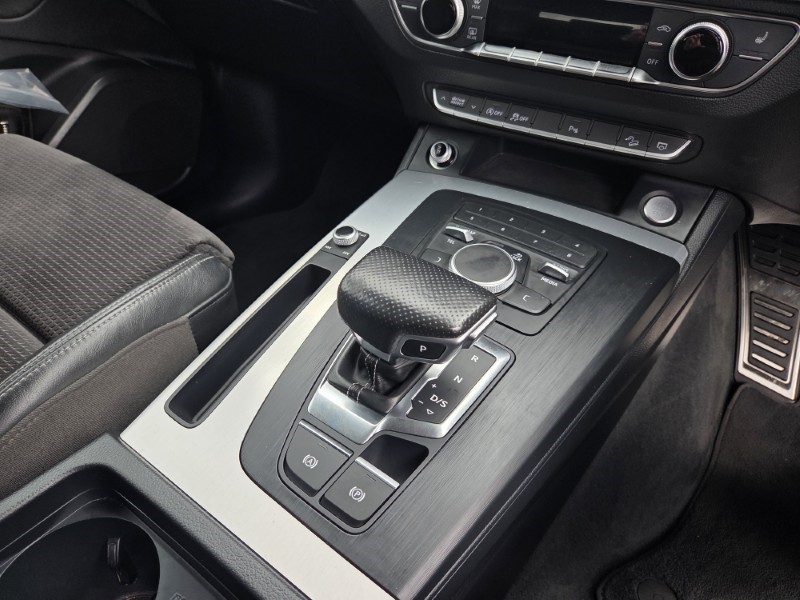 2017 (67) AUDI Q5 2.0 TDI Quattro S Line 5dr S Tronic 5423353