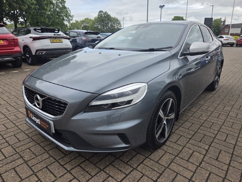 2019 (19) VOLVO V40 D2 [122] R DESIGN Edition 5dr 5425012