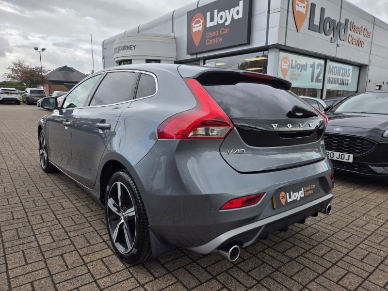 2019 (19) VOLVO V40 D2 [122] R DESIGN Edition 5dr 5425020