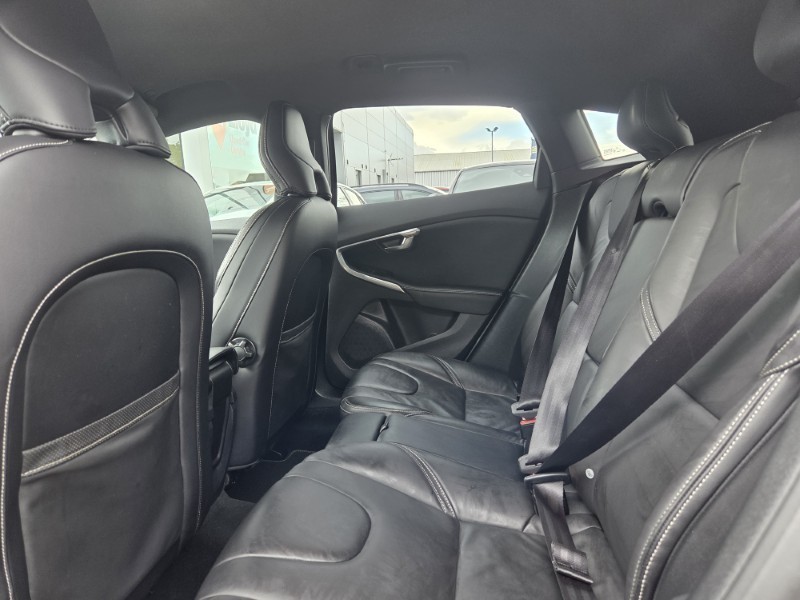 2019 (19) VOLVO V40 D2 [122] R DESIGN Edition 5dr 5425027