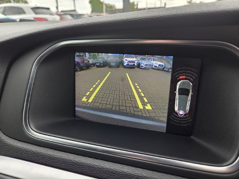 2019 (19) VOLVO V40 D2 [122] R DESIGN Edition 5dr 5425019