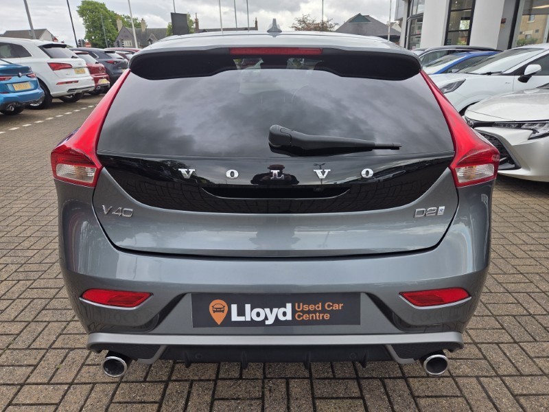 2019 (19) VOLVO V40 D2 [122] R DESIGN Edition 5dr 5425021