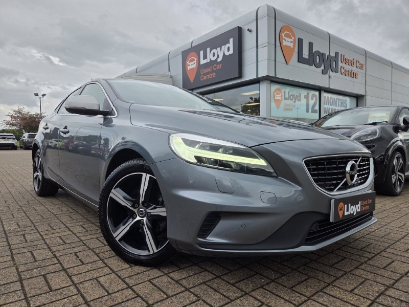 2019 (19) VOLVO V40 D2 [122] R DESIGN Edition 5dr 5425018