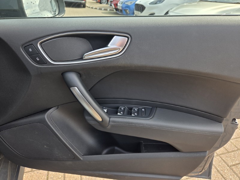 2018 (18) AUDI A1 1.0 TFSI S Line Nav 5dr 5437873