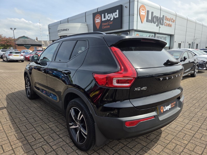 2020 (70) VOLVO XC40 2.0 B4P R DESIGN 5dr Auto 5437989