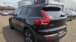 2020 (70) VOLVO XC40 2.0 B4P R DESIGN 5dr Auto 5437989