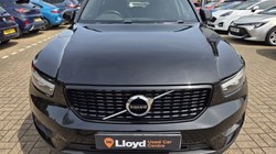 2020 (70) VOLVO XC40 2.0 B4P R DESIGN 5dr Auto 5437980