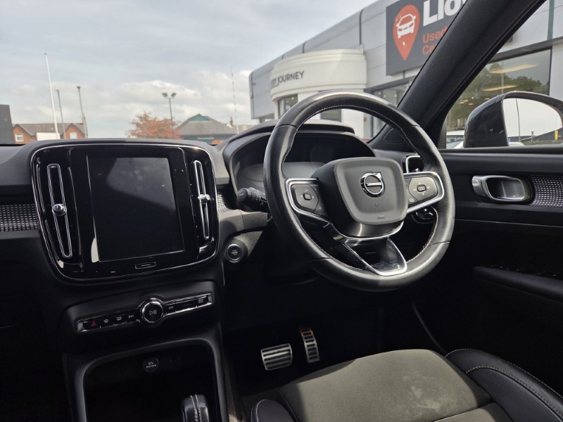 2020 (70) VOLVO XC40 2.0 B4P R DESIGN 5dr Auto 5437999