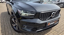 2020 (70) VOLVO XC40 2.0 B4P R DESIGN 5dr Auto 5437982