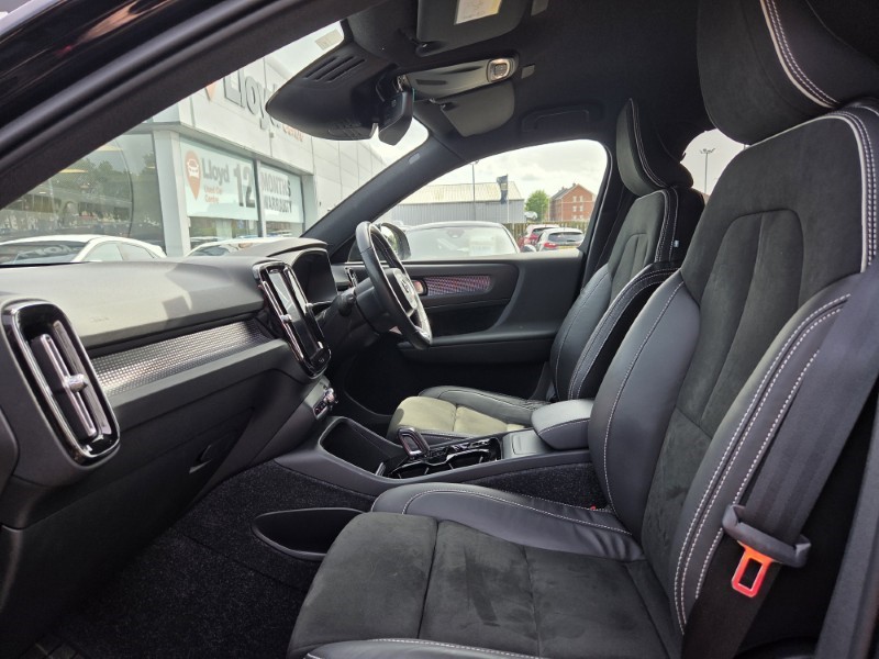 2020 (70) VOLVO XC40 2.0 B4P R DESIGN 5dr Auto 5438002