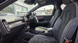 2020 (70) VOLVO XC40 2.0 B4P R DESIGN 5dr Auto 5438002
