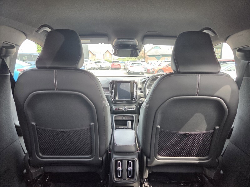 2020 (70) VOLVO XC40 2.0 B4P R DESIGN 5dr Auto 5437994