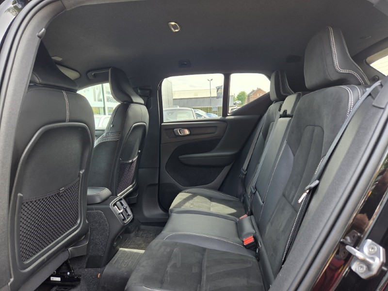 2020 (70) VOLVO XC40 2.0 B4P R DESIGN 5dr Auto 5437997