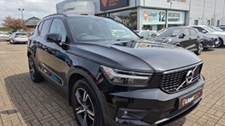2020 (70) VOLVO XC40 2.0 B4P R DESIGN 5dr Auto 5437979