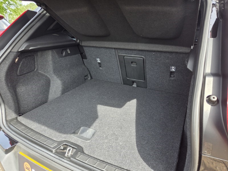 2020 (70) VOLVO XC40 2.0 B4P R DESIGN 5dr Auto 5437993