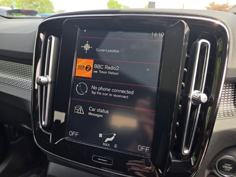 2020 (70) VOLVO XC40 2.0 B4P R DESIGN 5dr Auto 5438010