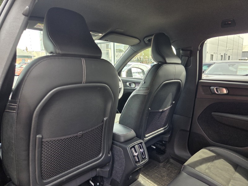 2020 (70) VOLVO XC40 2.0 B4P R DESIGN 5dr Auto 5437996