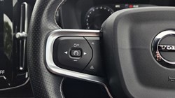 2019 (69) VOLVO XC40 2.0 D3 R DESIGN 5dr 5433328